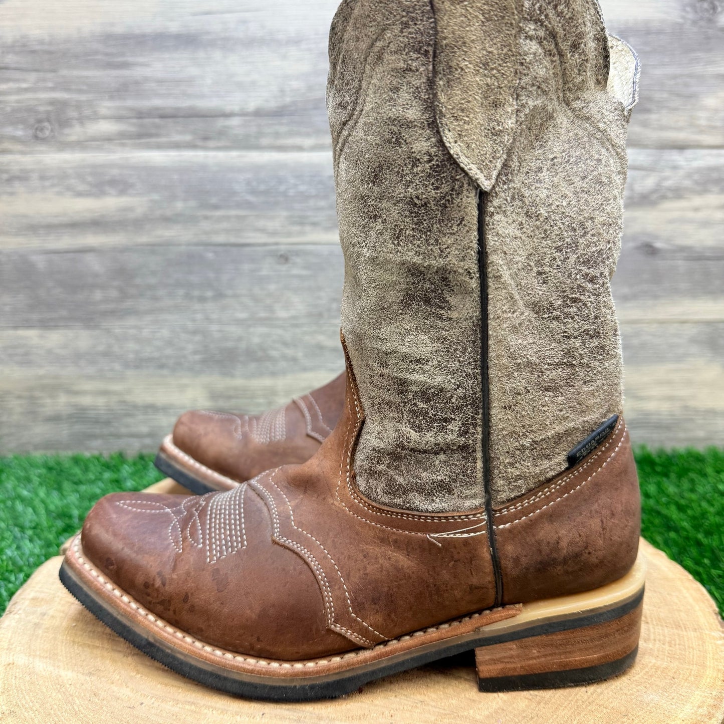 Eduardo’s Women - Size 6 - Brown Snip Toe Cowboy Boots 495