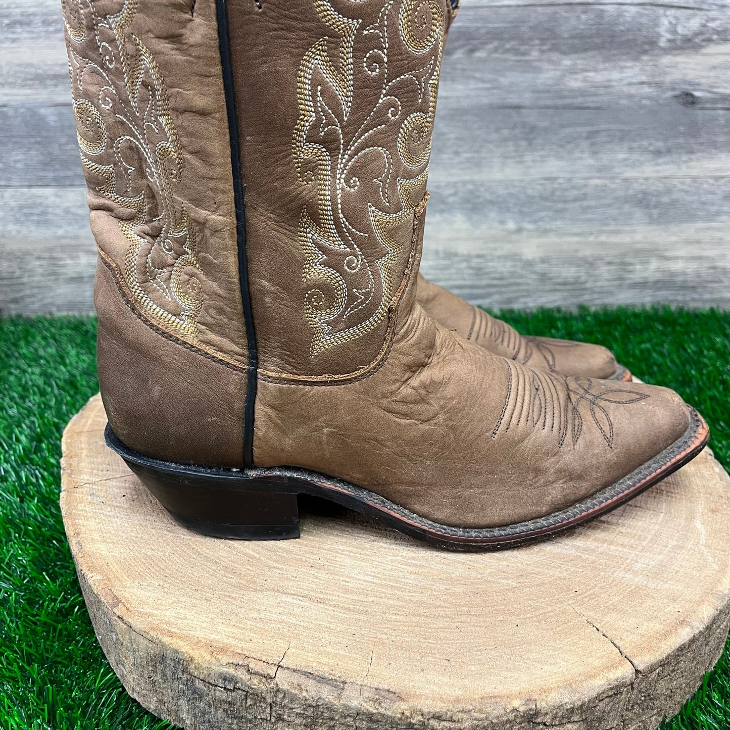 Justin Women - Size 6B - Tan Snip Toe Cowboy Boots Style L4933