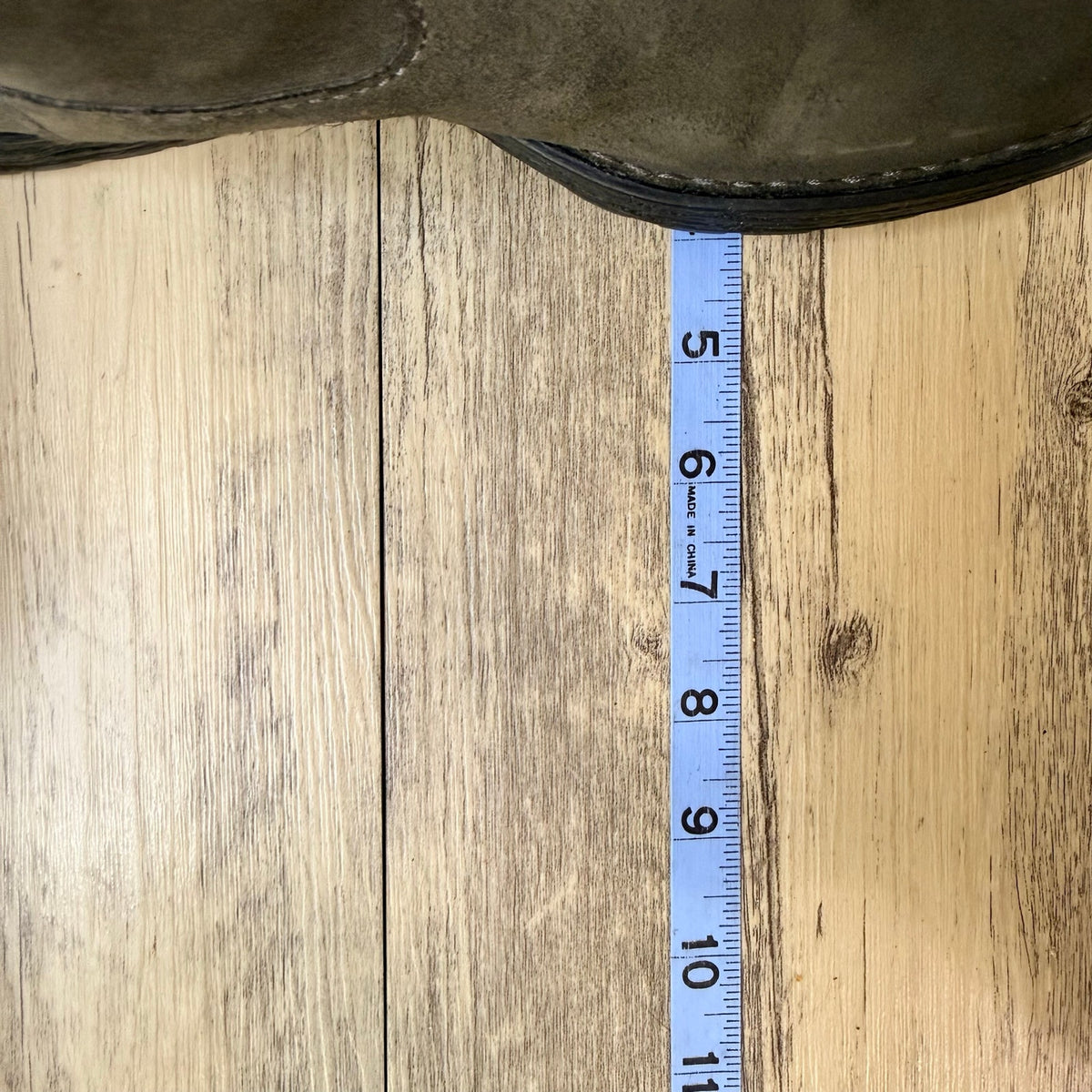 Born Women - Size 8M - Gray Suede Short Shaft  Boots  F55842