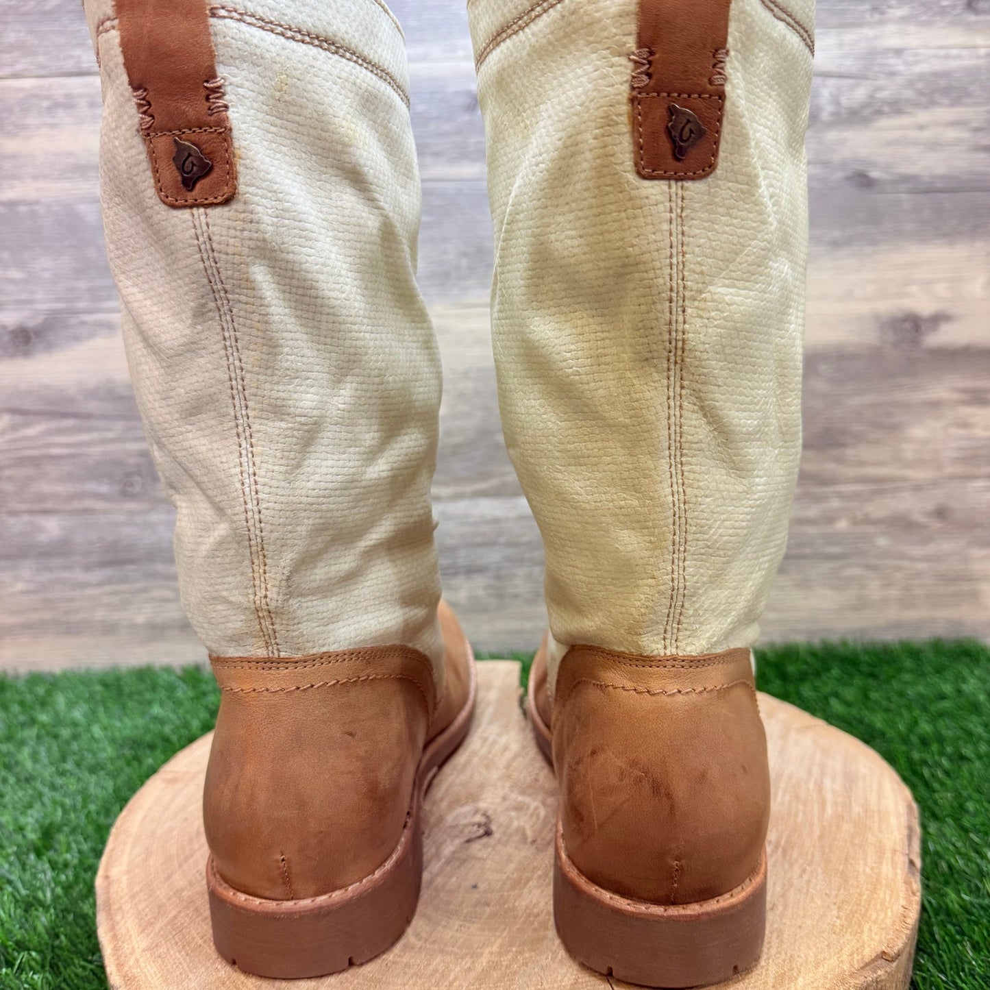 Olukai Women - Size 9.5 - Tan / Cream Haleakala Canvas Boots 01798