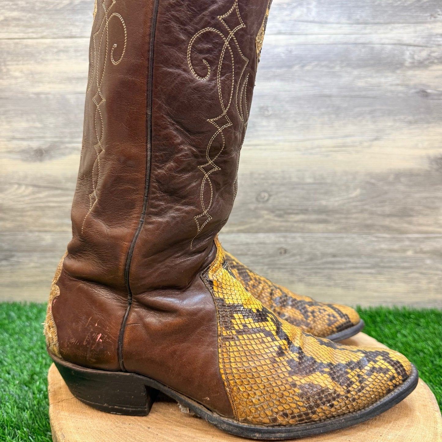 Justin Men - Size 9D - Vintage Brown Snake Python Western Cowboy Boots 9074