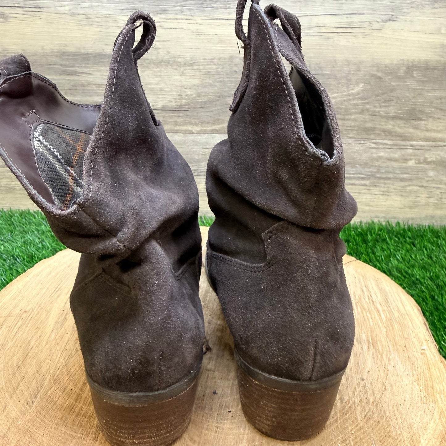 White Mountain Women - Size 8M - Brown Suede Ankle Boots Saloon
