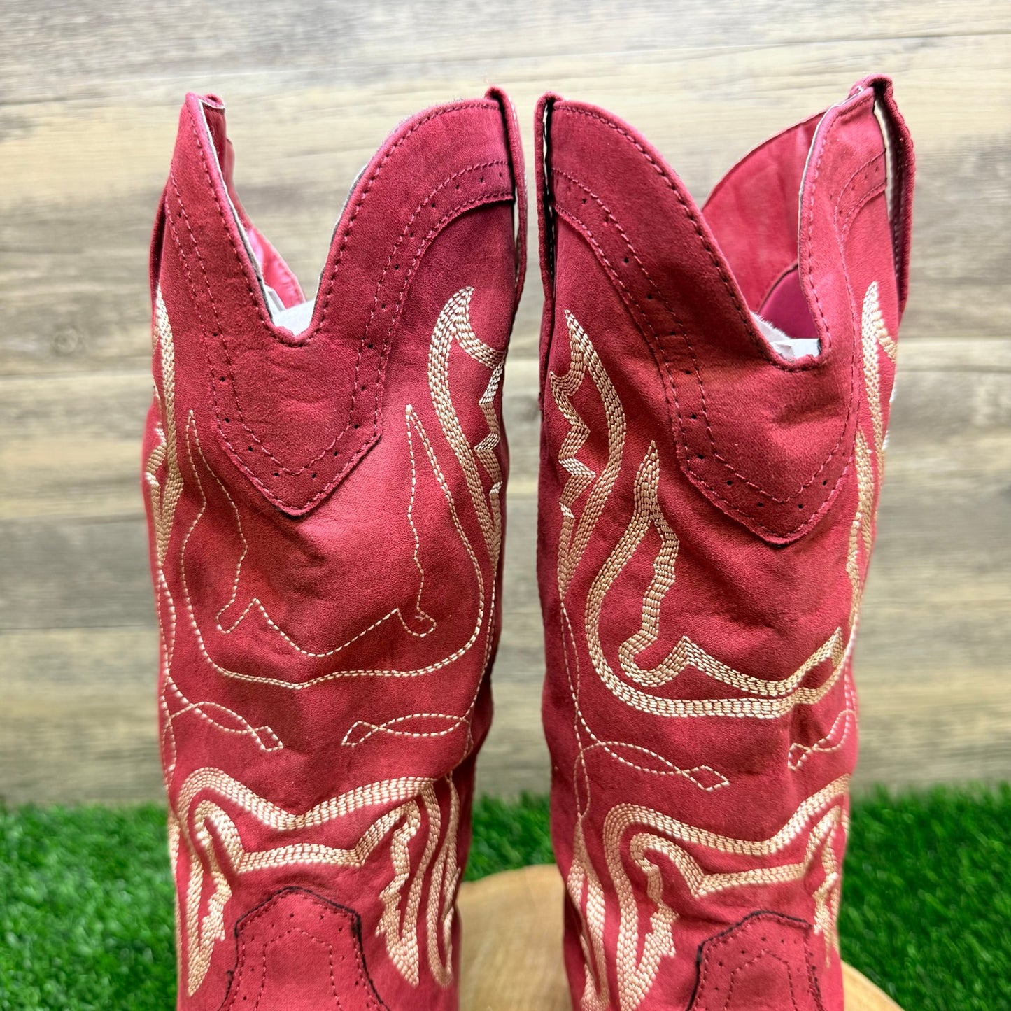 True Craft Women - Size 8M - Soft Faux Leather Cowboy Boots Tammi