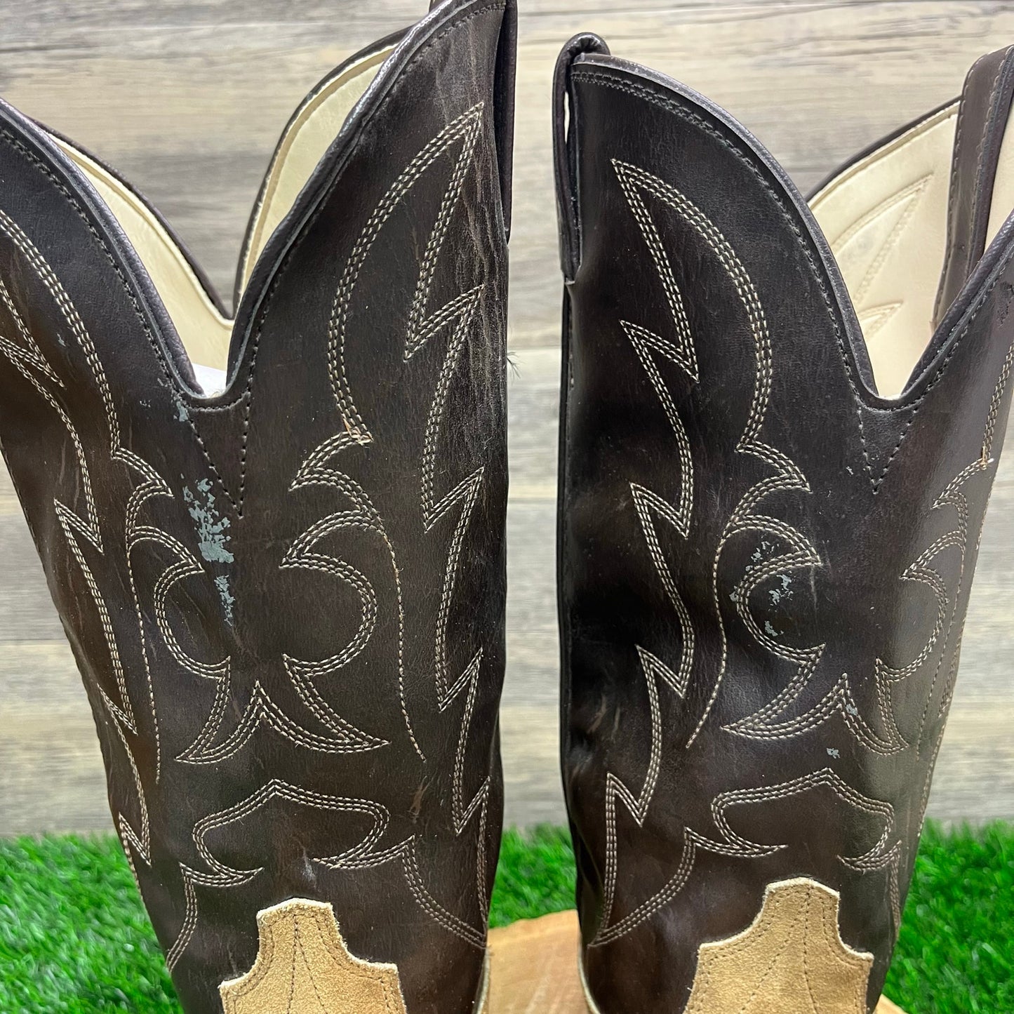 Laredo Men - Size 10.5D - Vintage Tan/Brown Suede Cowboy Boots Style 2413