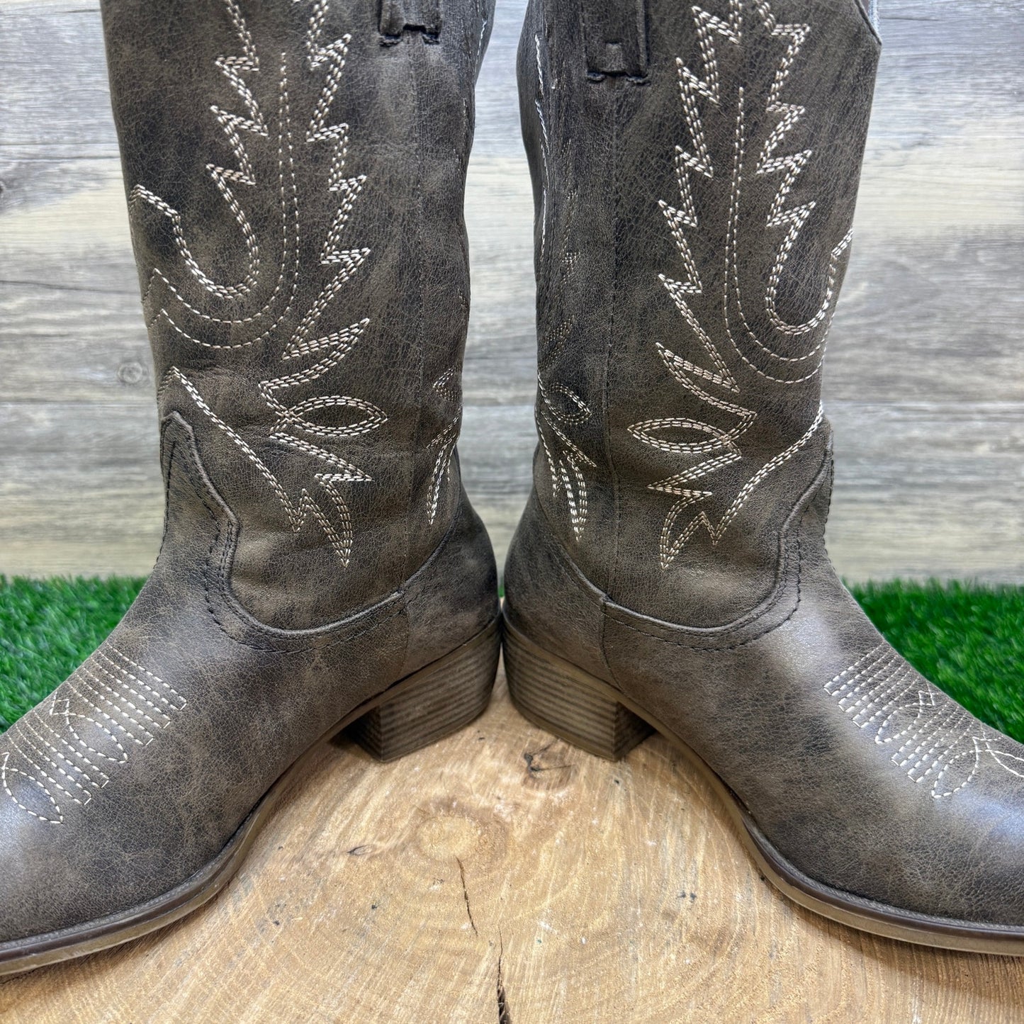 Xappeal Women - Size 8 - Grayish Brown Faux Leather Cowboy Boots