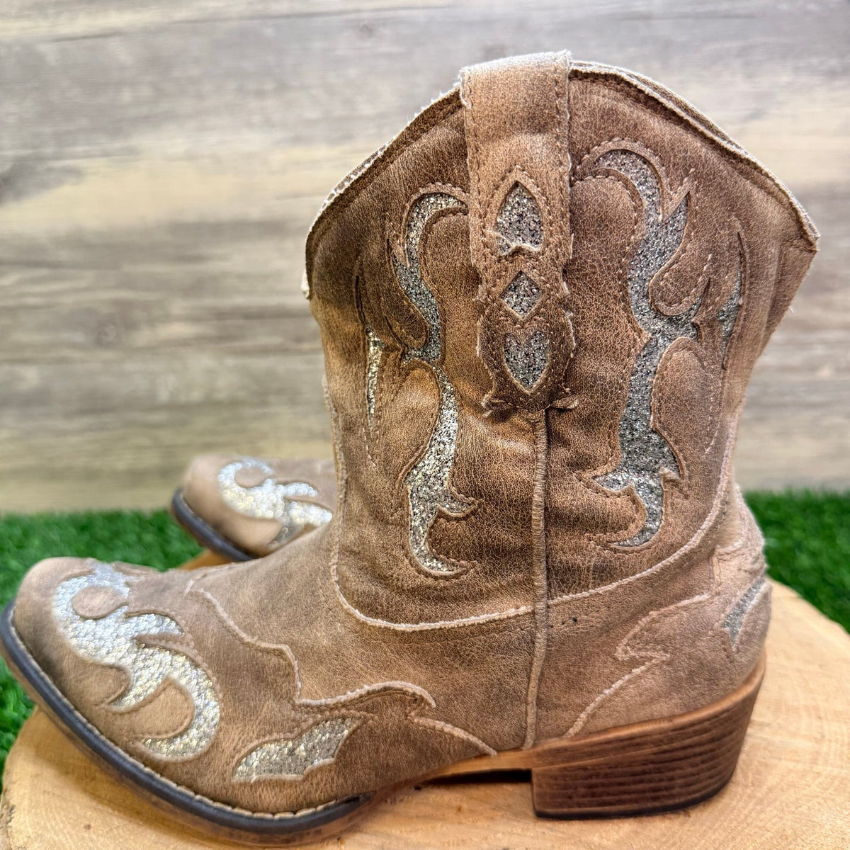 Pierre Dumas Women - Size 9 - Brown Silver Inlay Faux Ankle Boots