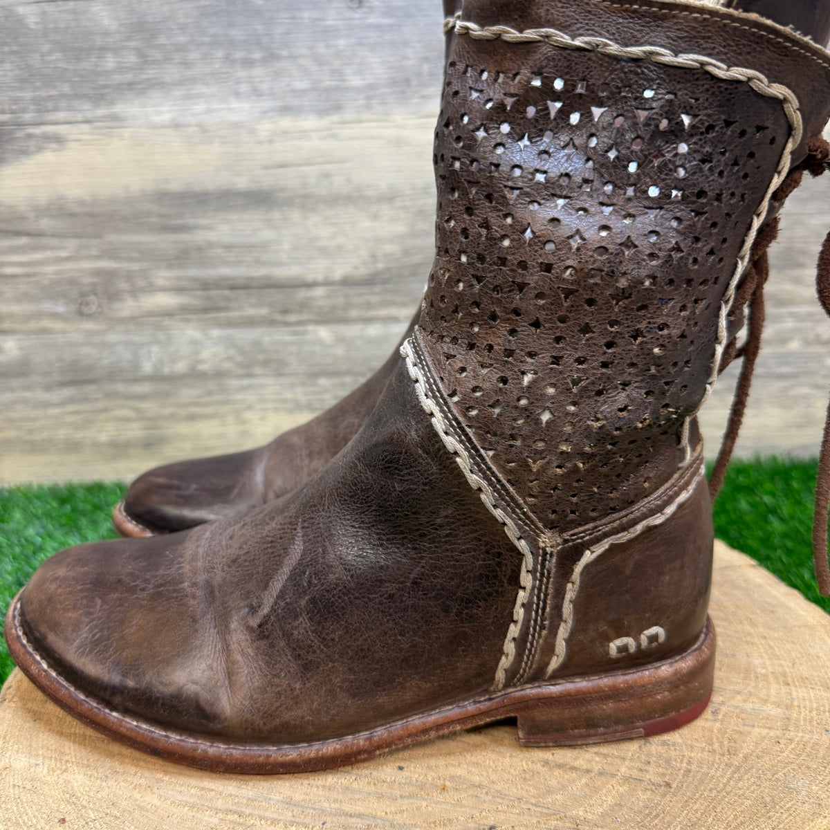 Bed Stu Women - Size 8.5 - Distressed Brown Cobbler Series Perforated Boots