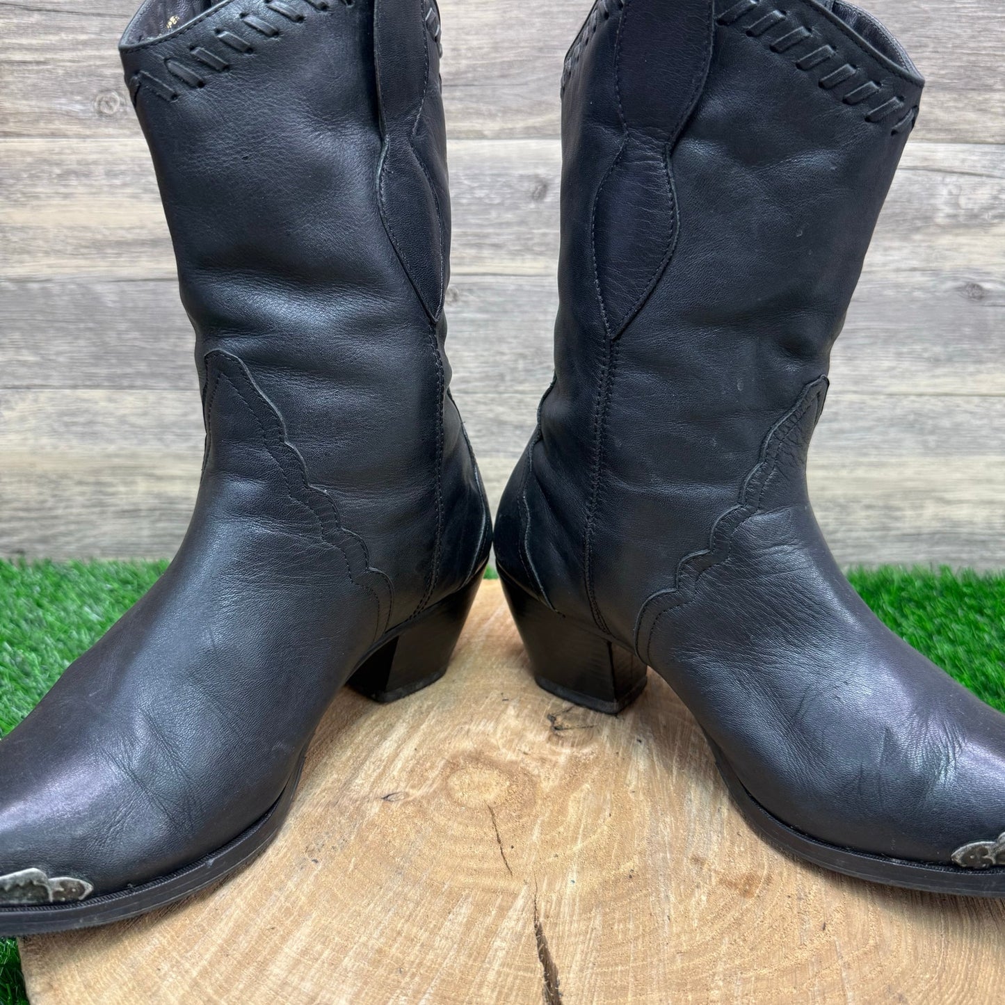 Durango Women - Size 8M - Vintage Black Soft Leather Cowboy Boots Style RD1800