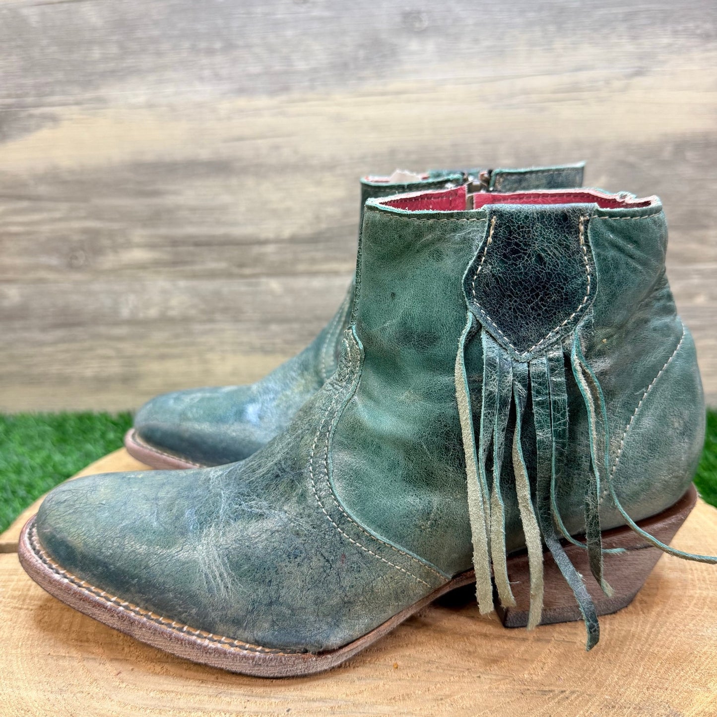 Ferrini Women - Size 7B - Distressed Green Ankle Zipper Fringe Boots