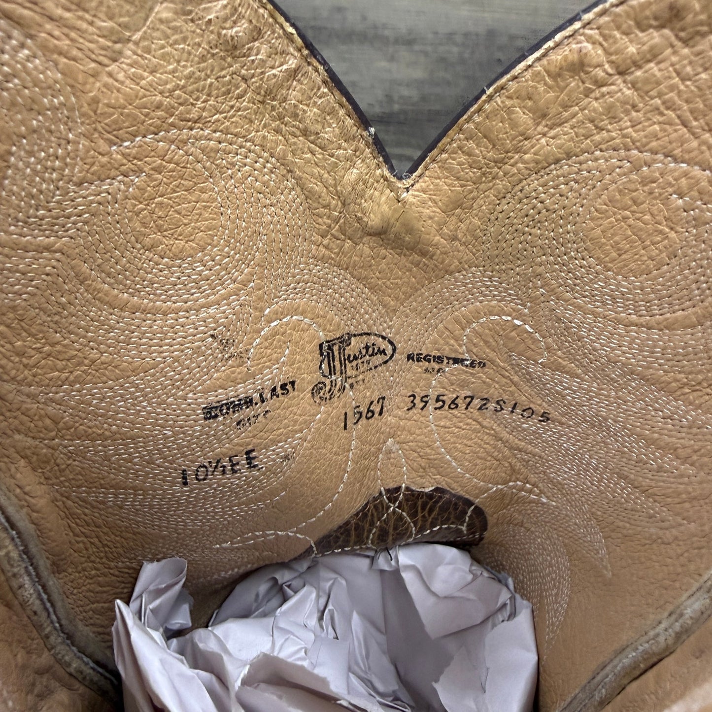 Justin Men - Size 10.5 EE - Tan Western Cowboy Boots Style 1567