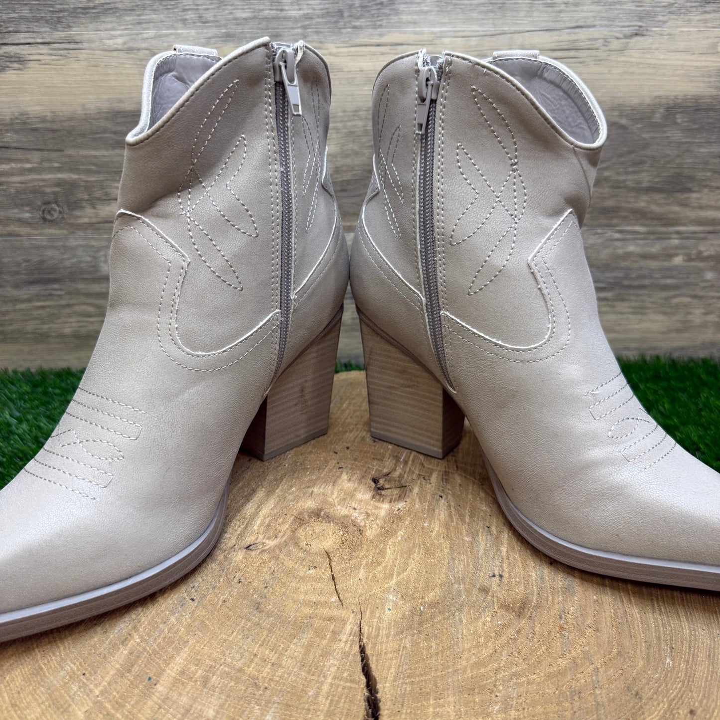 Mia Women - Size 7.5 - Gray Faux Suede Ankle Boots