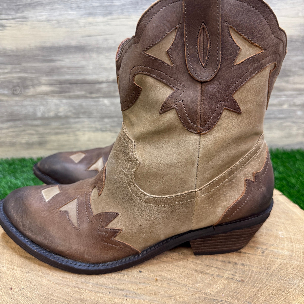 Reba Women - Size 8M - Beige/Brown Ankle Cowboy Boots