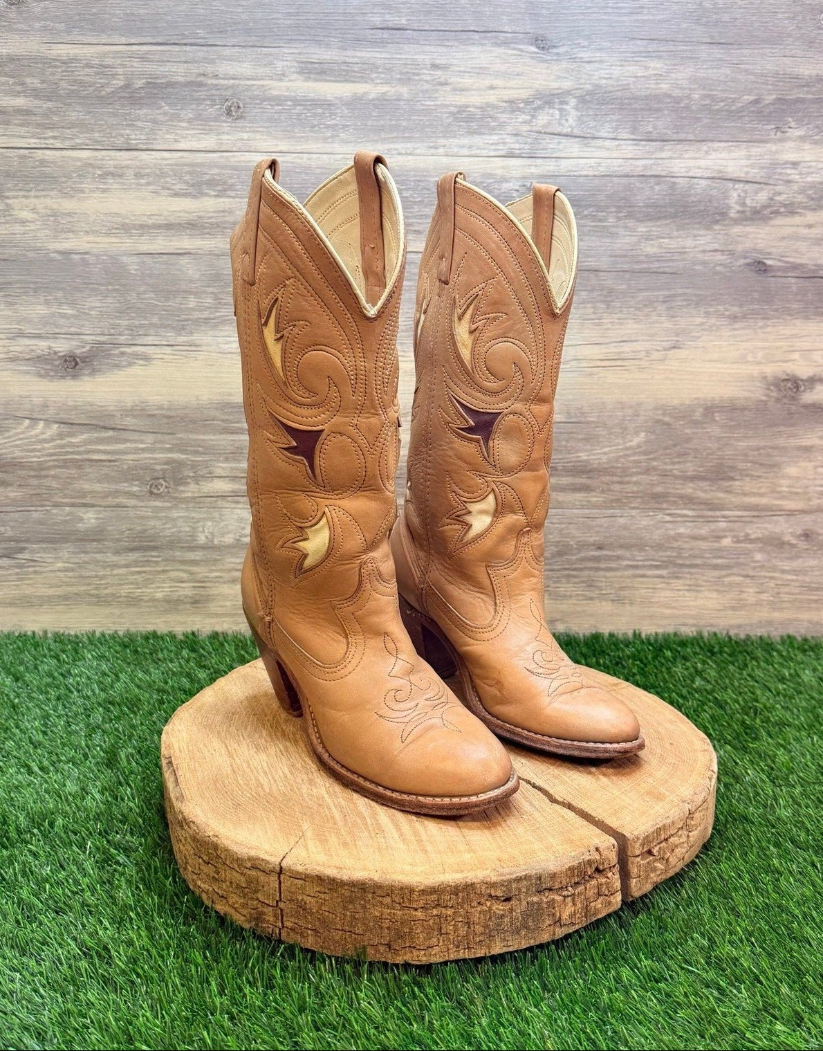 Dingo Women - Size 6M - Vintage Sand Heeled Cutout Western Cowboy Boots 7494
