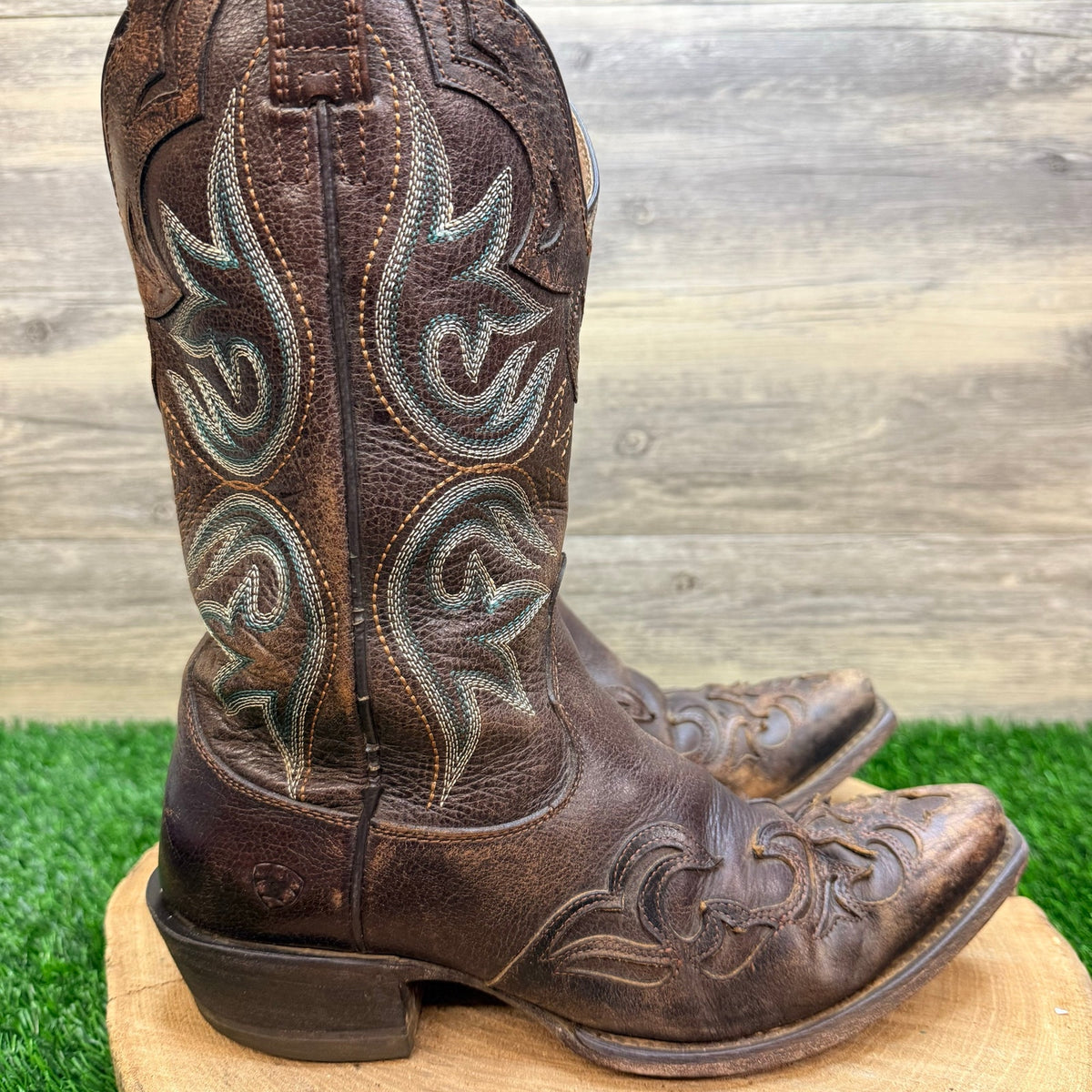 Ariat Women - Size 7.5B - Brown Snip Toe Cowboy Boots 10014090
