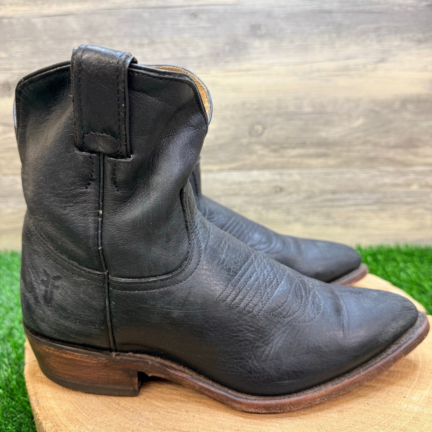 Frye Women - Size 8.5B - Black Billy Short Ankle Boots 77815