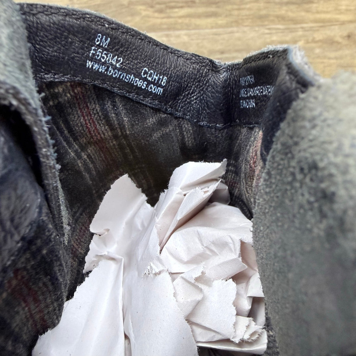 Born Women - Size 8M - Gray Suede Short Shaft  Boots  F55842