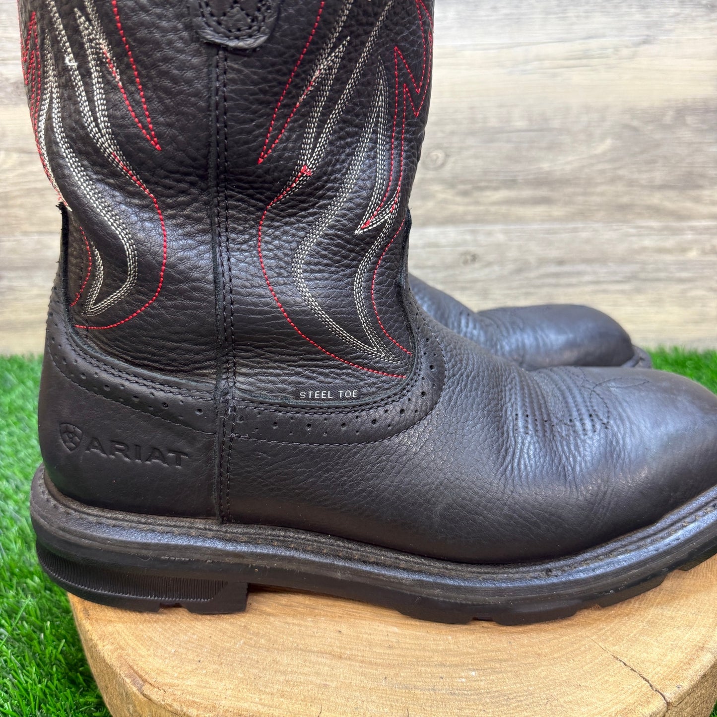 Ariat Work Men - Size 10.5EE - Black/Red Steel Square Toe Cowboy Boots F2413