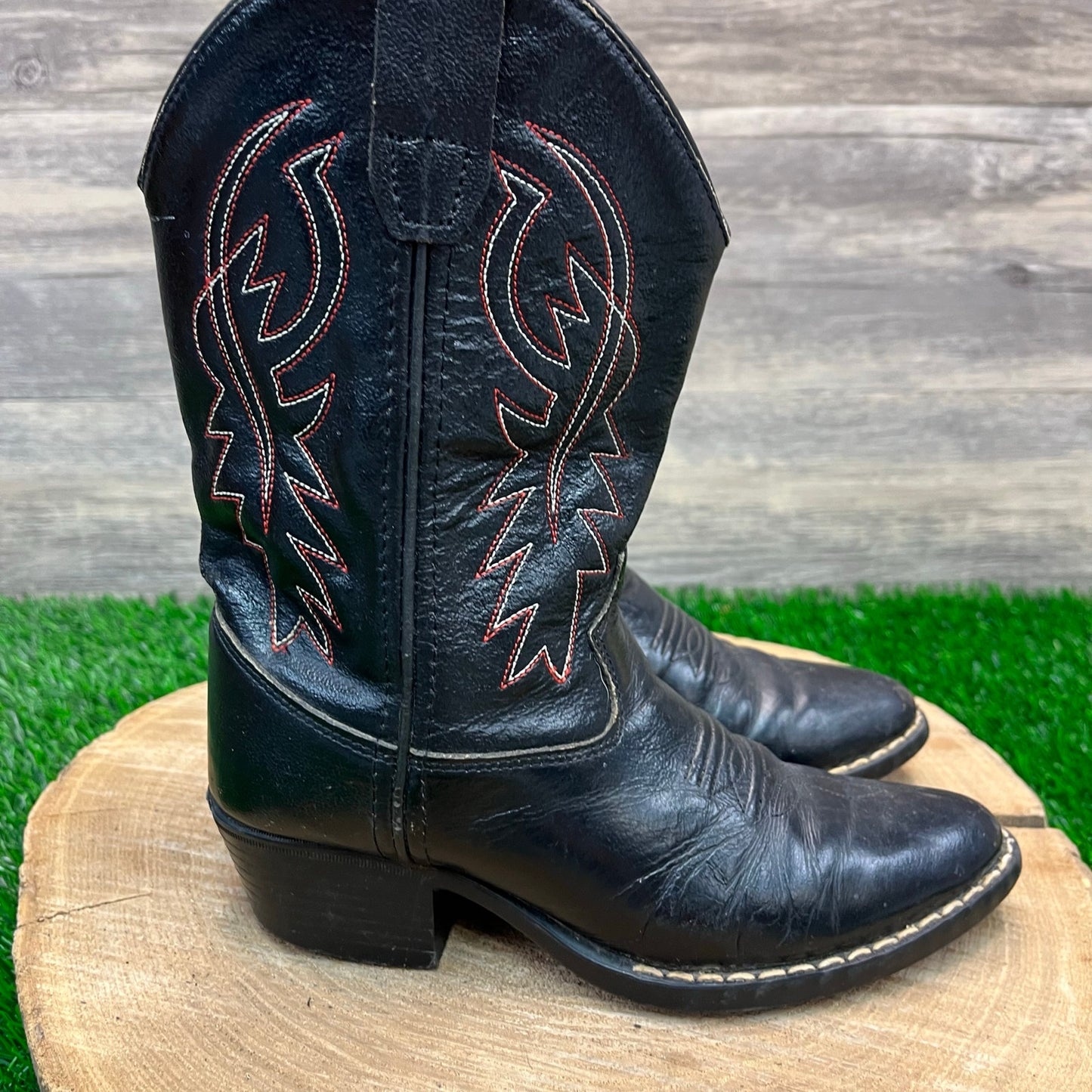 Unknown Youth - Size 2D - Black/Red Cowboy Boots Style B8110