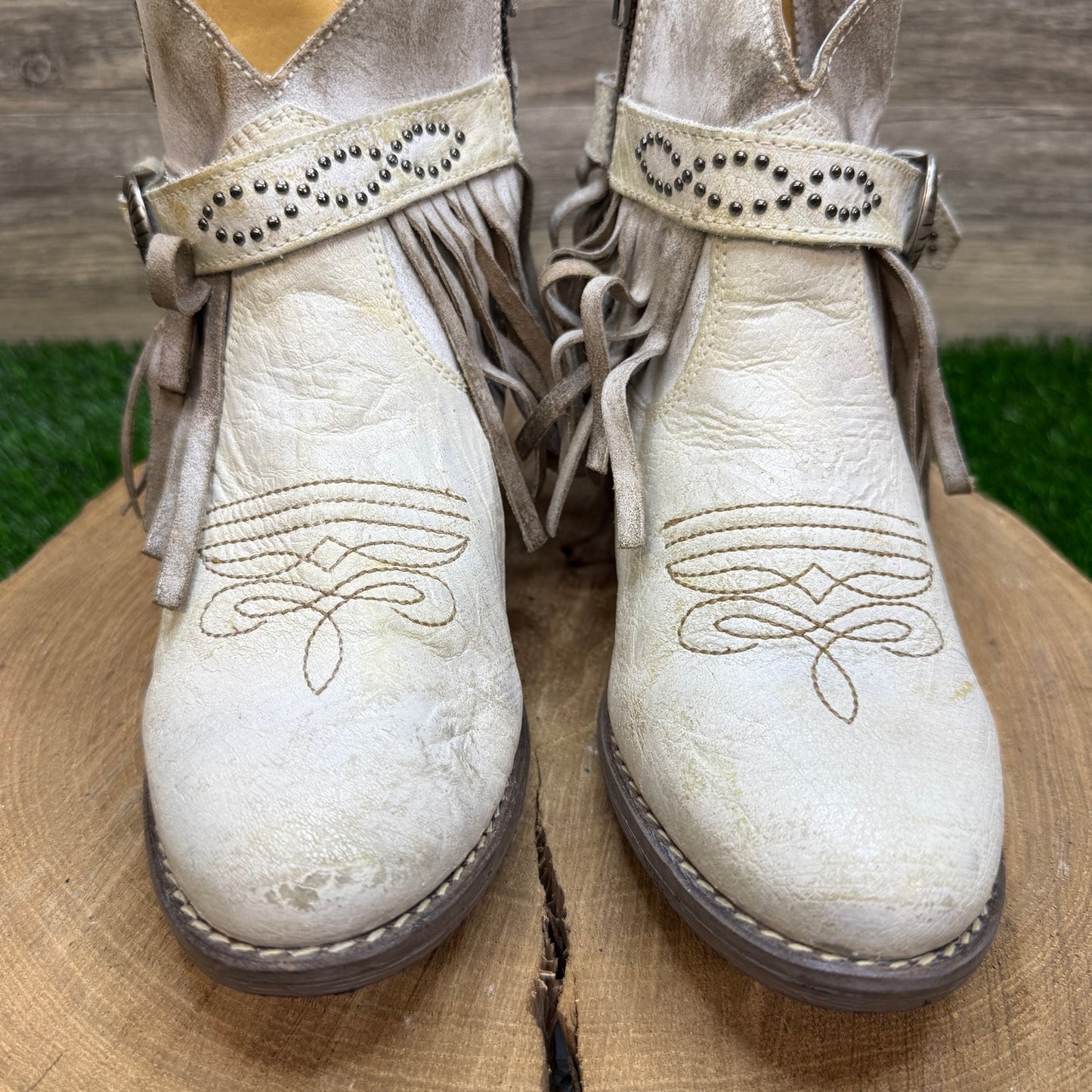 Sterling River Women - Size 7M - Cream Fringe Ankle Zipper Boots Style SR6018