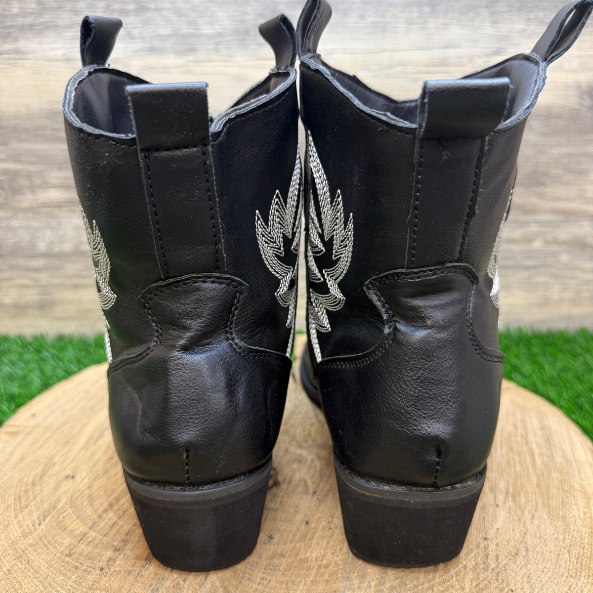 Unknown Women - Size 9 - Black Faux Leather Embroidered Ankle Boots