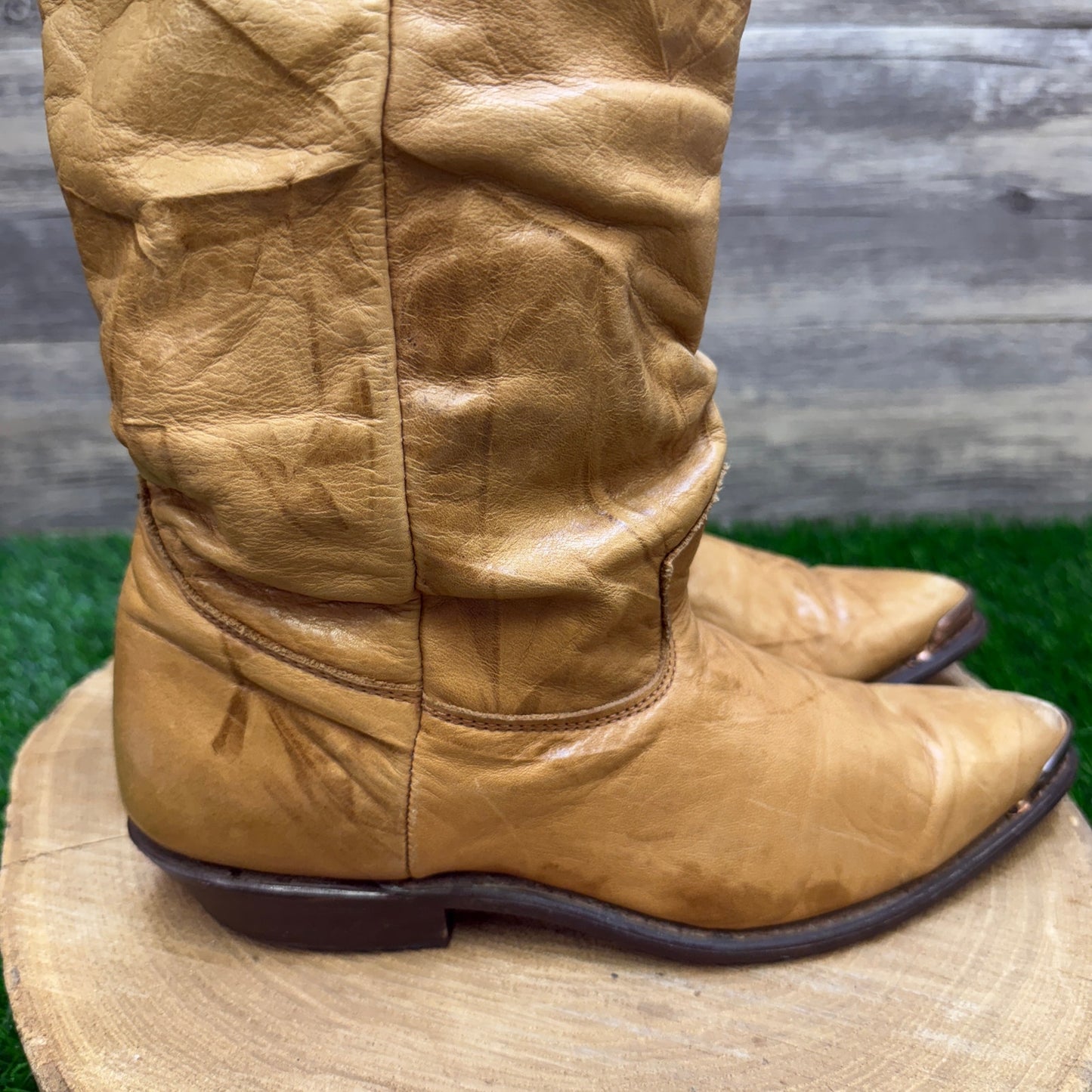 Unknown Women - Size 7M - Vintage Marbled Tan Slouch Toe Plate Cowboy Boots 659