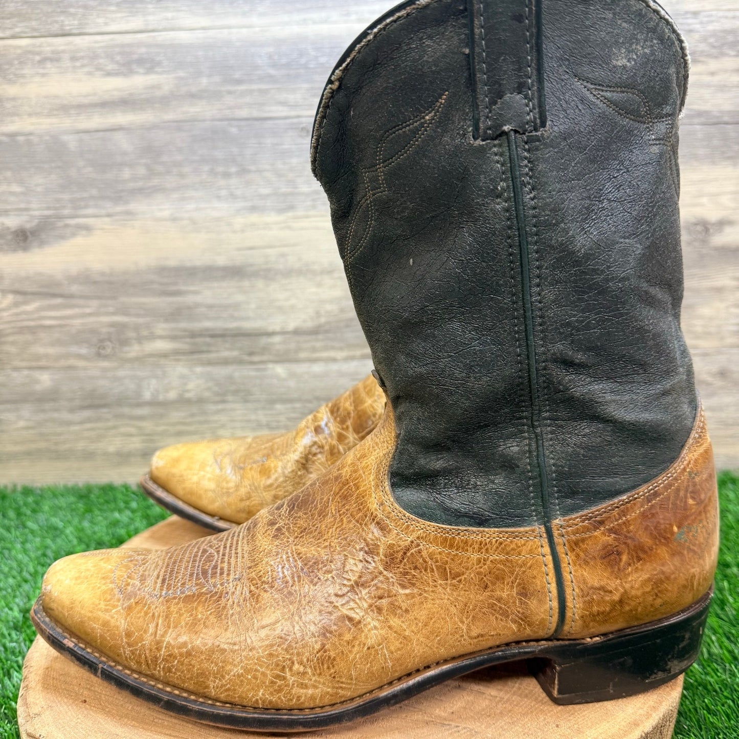 Laredo Men - Size 13D - Vintage Beige / Green Snip Toe Cowboy Boots 7823