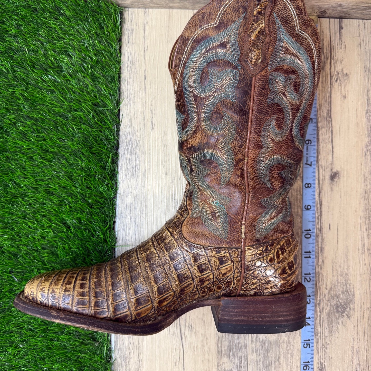 Ariat Women - Size 8.5B - Brown Gator Print Square Toe Cowboy Boots 10007033