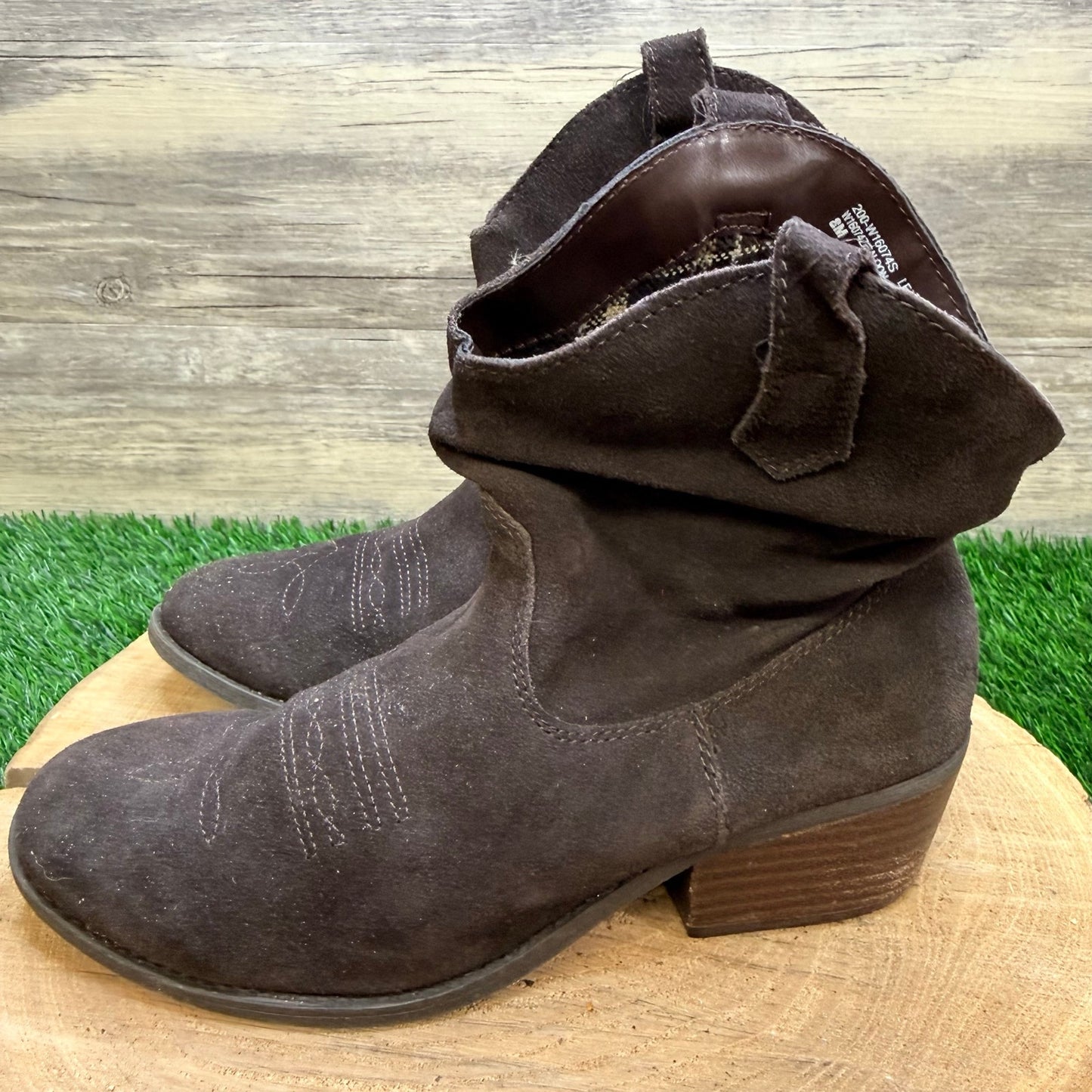 White Mountain Women - Size 8M - Brown Suede Ankle Boots Saloon