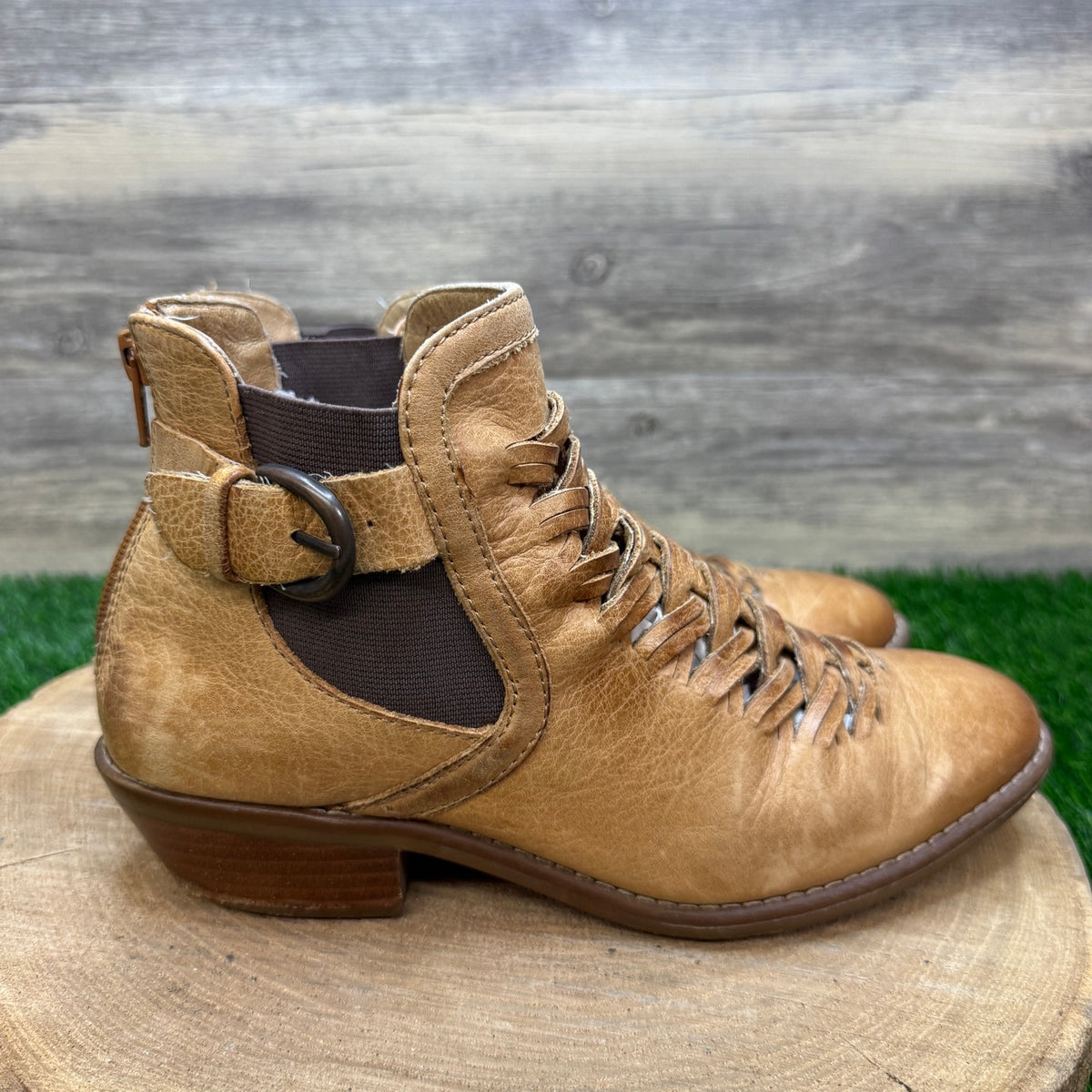 Sofft Women - Size 7.5 - Camel Basket Weave Ankle Boots