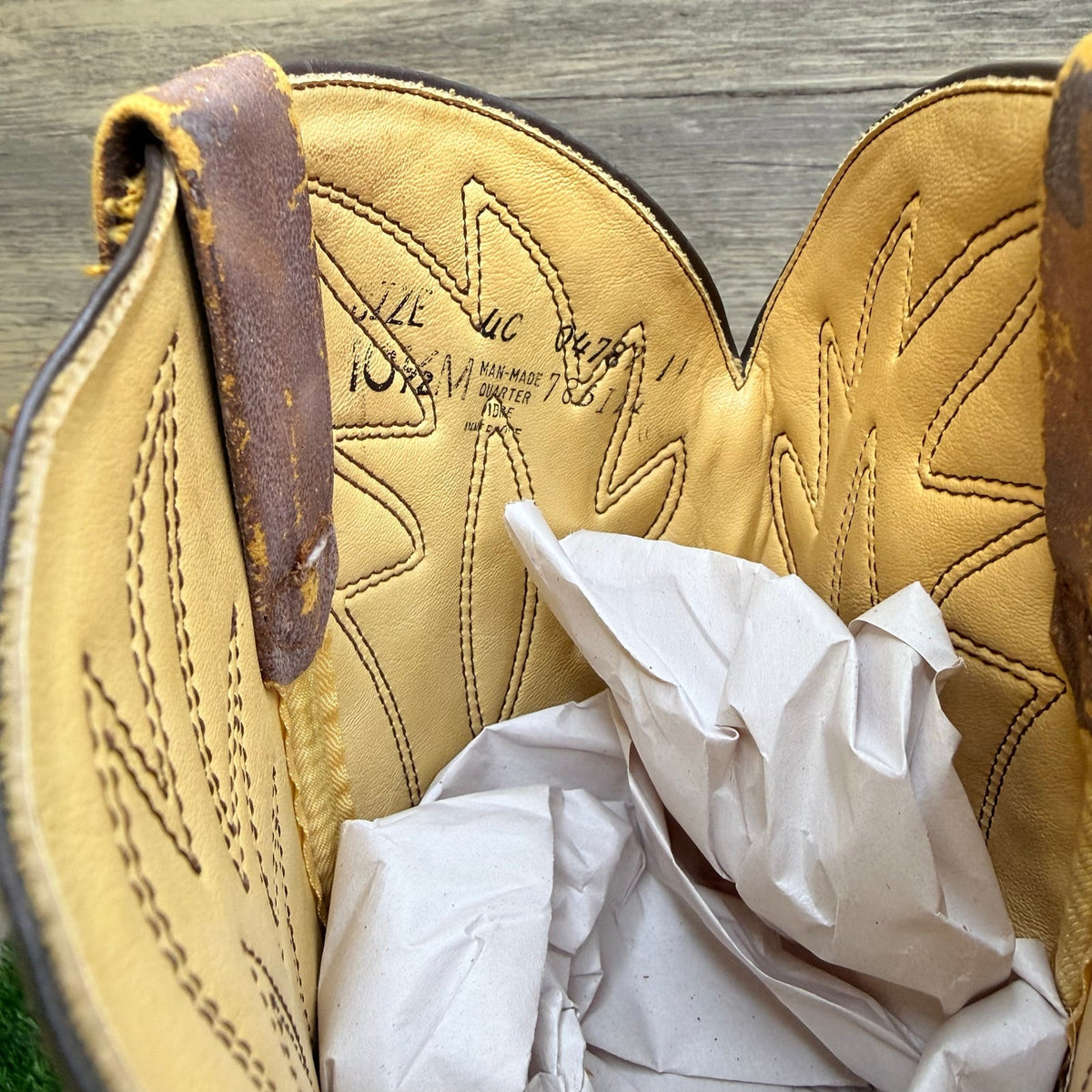 Levi’s Men - Size 10.5M - Vintage Tan Western Cowboy Boots 04782
