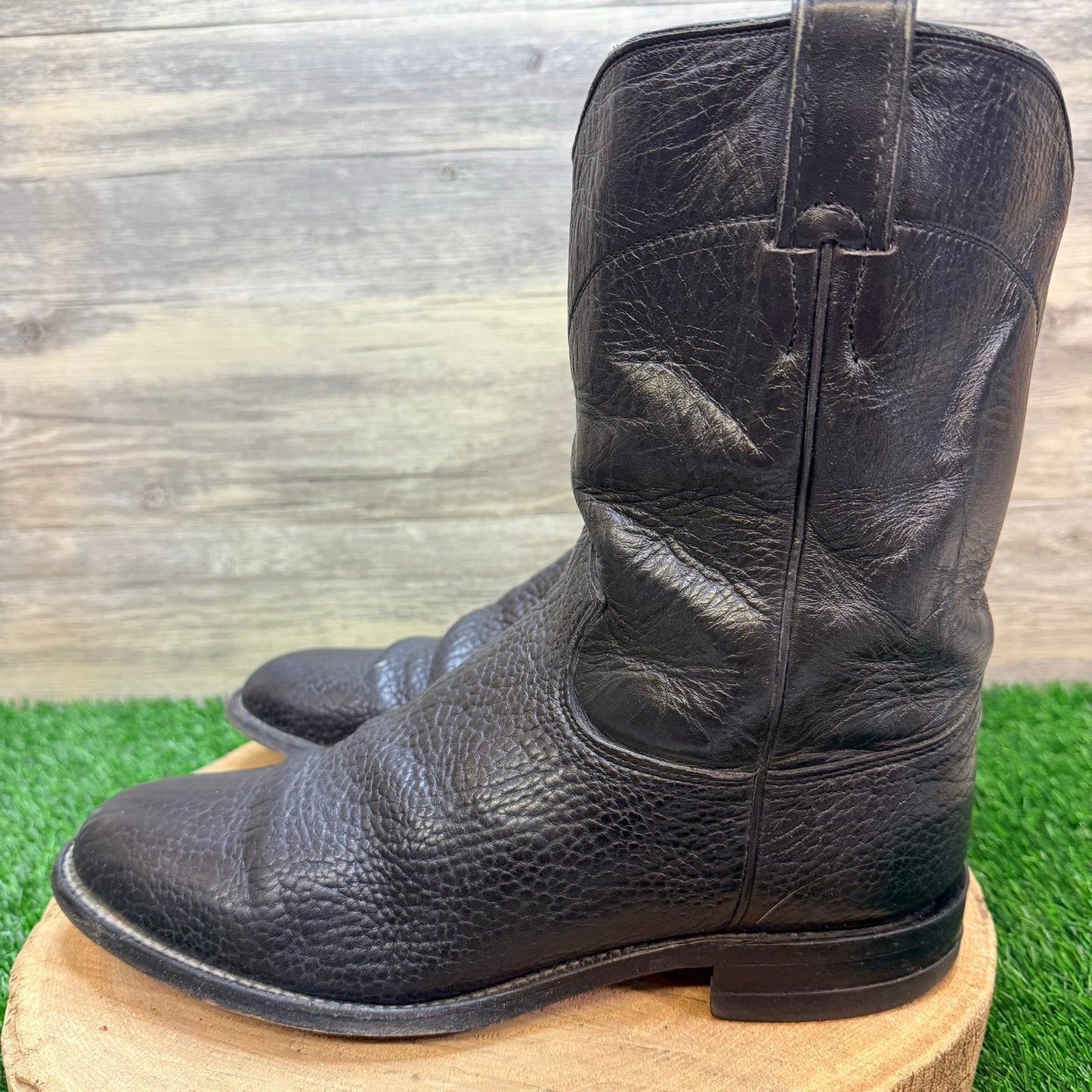 Justin Men - Size 10.5D - Vintage Black Bull Shoulder Cowboy Boots 3202