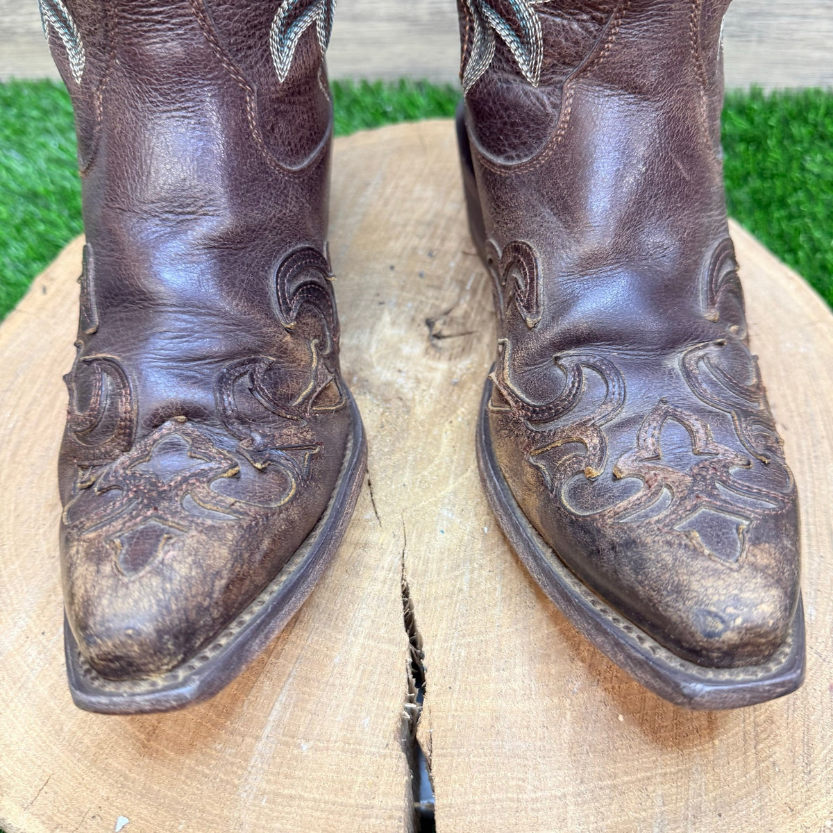 Ariat Women - Size 7.5B - Brown Snip Toe Cowboy Boots 10014090