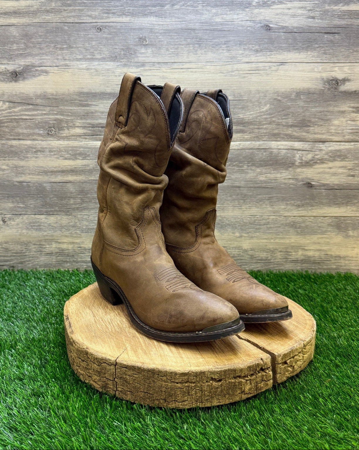 Durango Women - Size 9.5M - Brown Slouch Toe Plate Cowboy Boots Style RD542