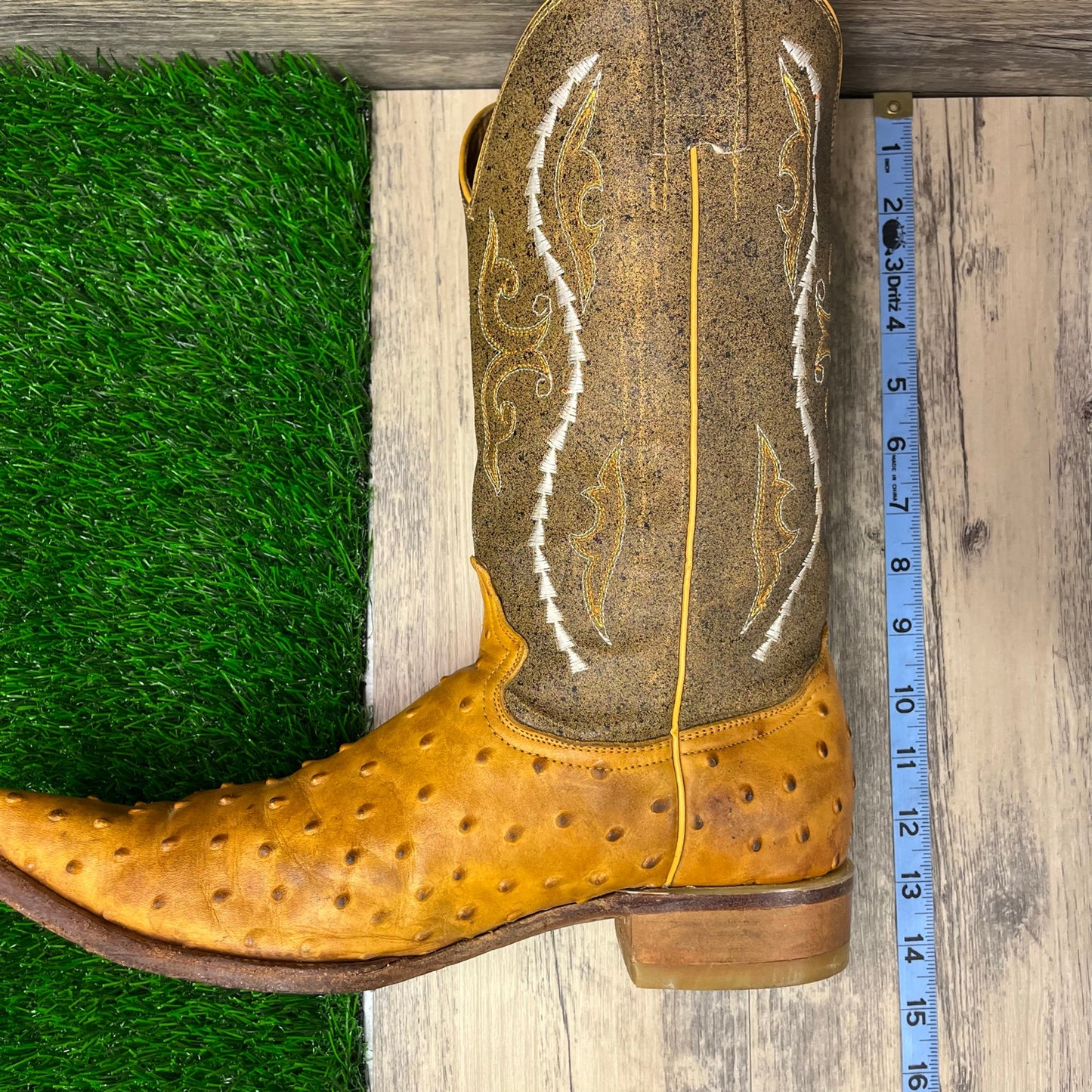 Gran Lider Men - Size 10 - Tan Faux Ostrich Cowboy Boots