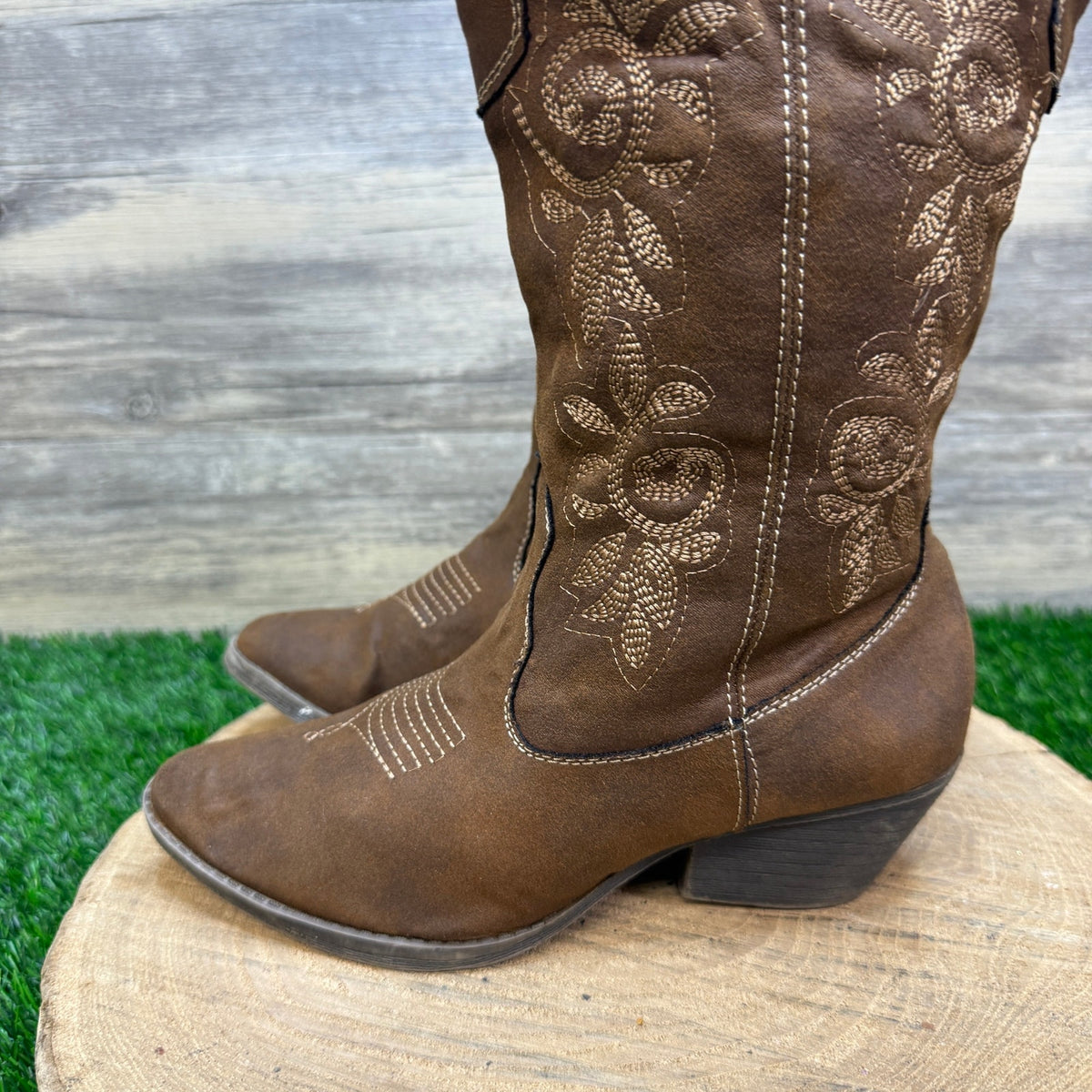 Rampage Women - Size 7M - Brown Soft Faux Leather Cowboy Boots 429105
