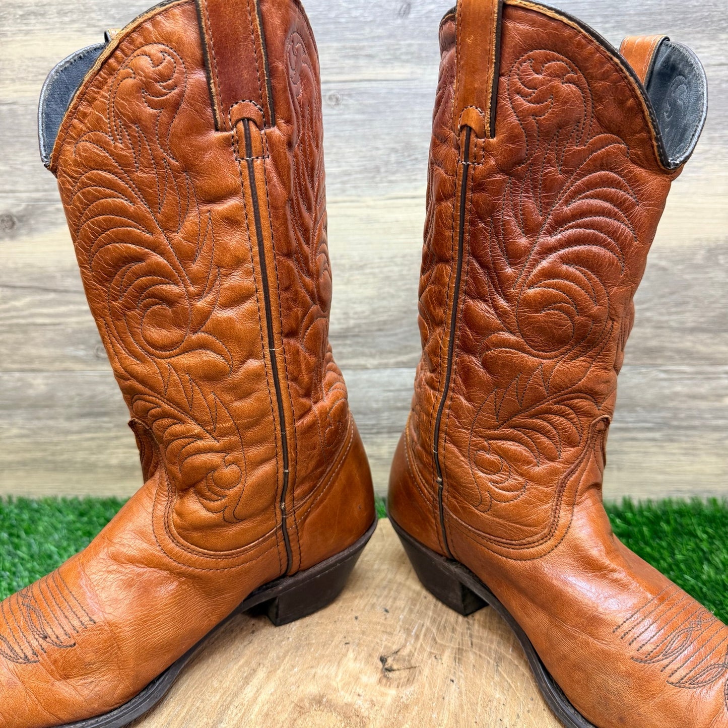 Acme Women - Size 7M - Vintage Brown Western Cowboy Boots 16664